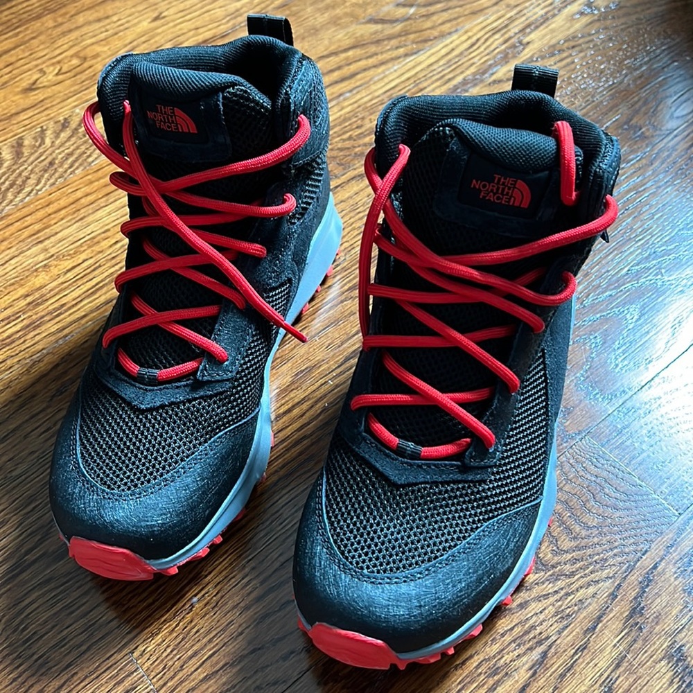 North Face junior hedgehog hiker II mid wp - size 6